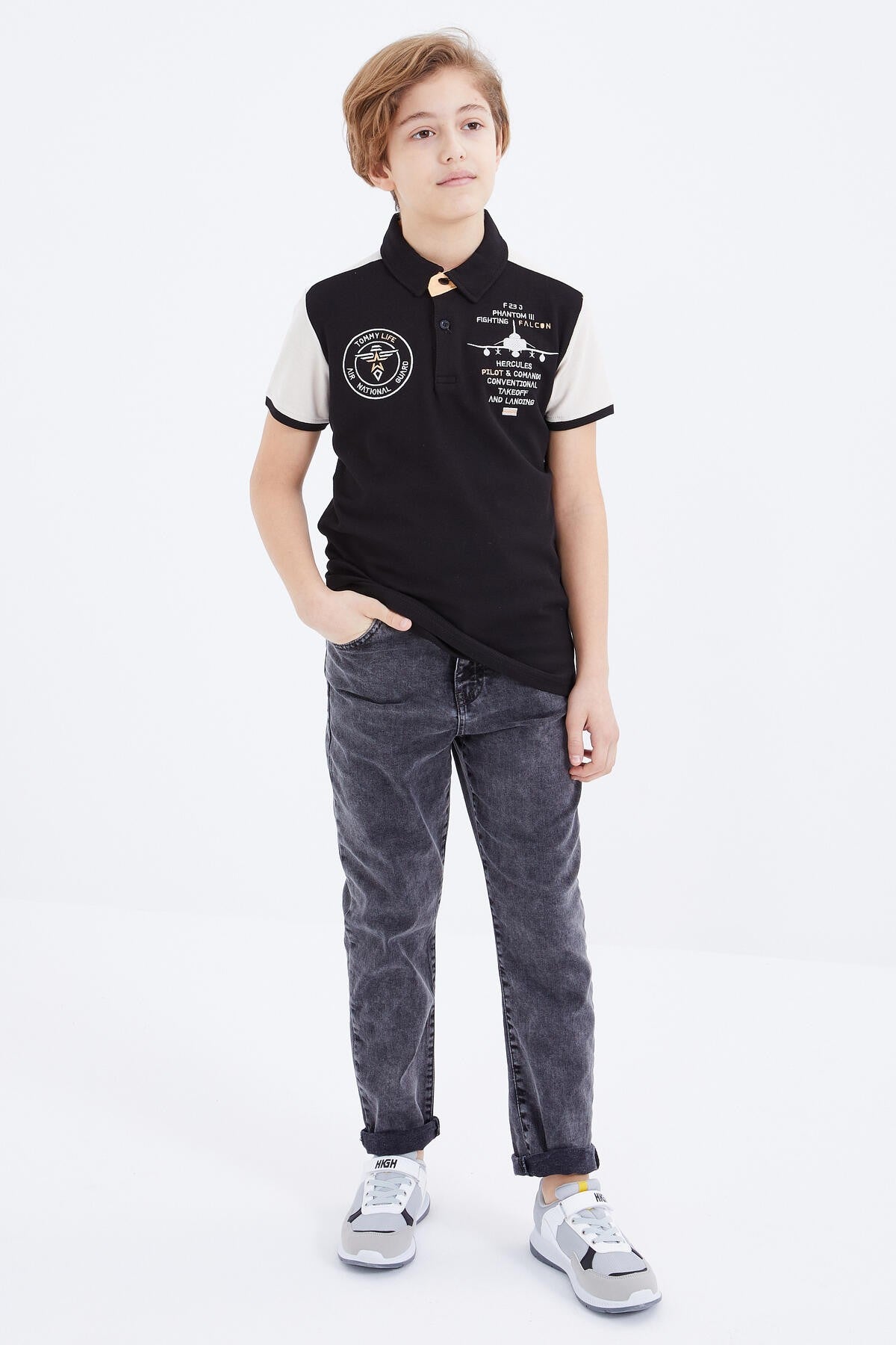 Siyah Nakış Detaylı Kısa Kollu Polo Yaka Erkek Çocuk T-Shirt  - 10906