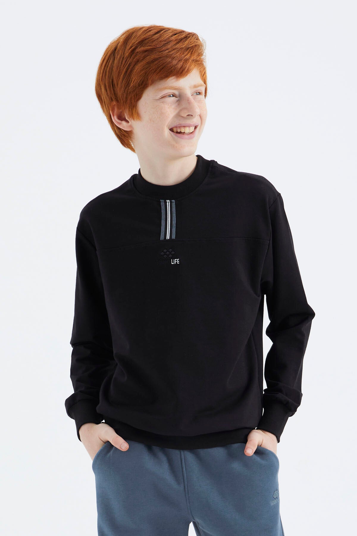 Siyah O Yaka Erkek Çocuk Sweatshirt - 11178