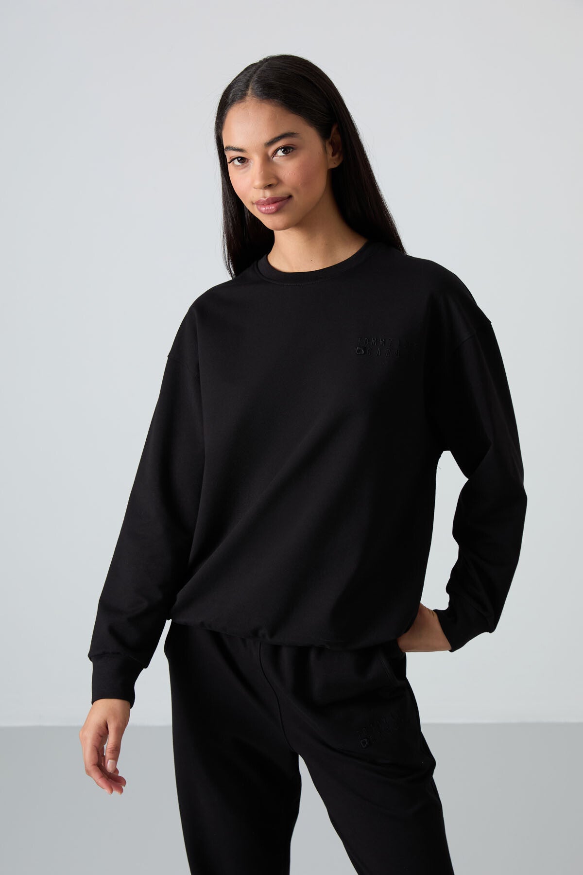 Siyah Basic Pamuklu O Yaka Oversize Lastik Paça Kadın Eşofman Takım - 95287