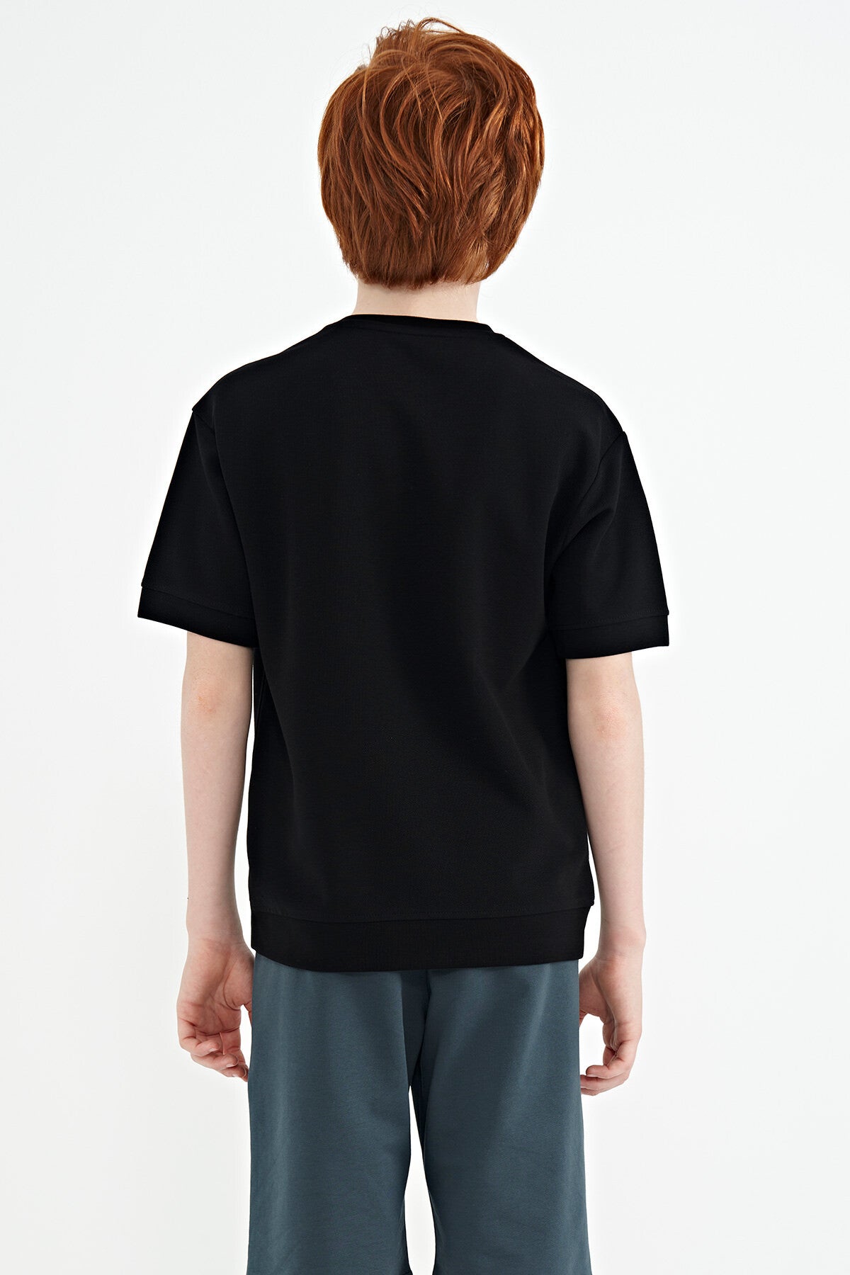 Siyah Ön Yazı Nakışlı O Yaka Oversize Erkek Çocuk T-Shirt - 11147