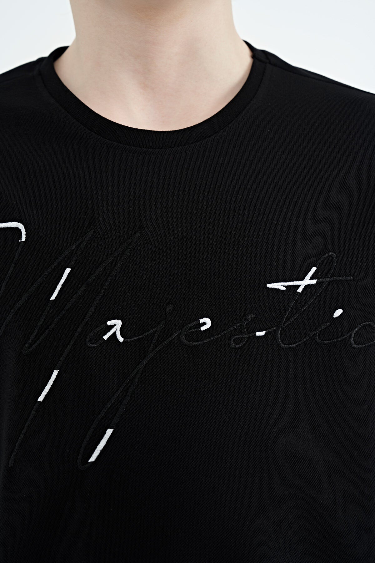 Siyah Ön Yazı Nakışlı O Yaka Oversize Erkek Çocuk T-Shirt - 11147