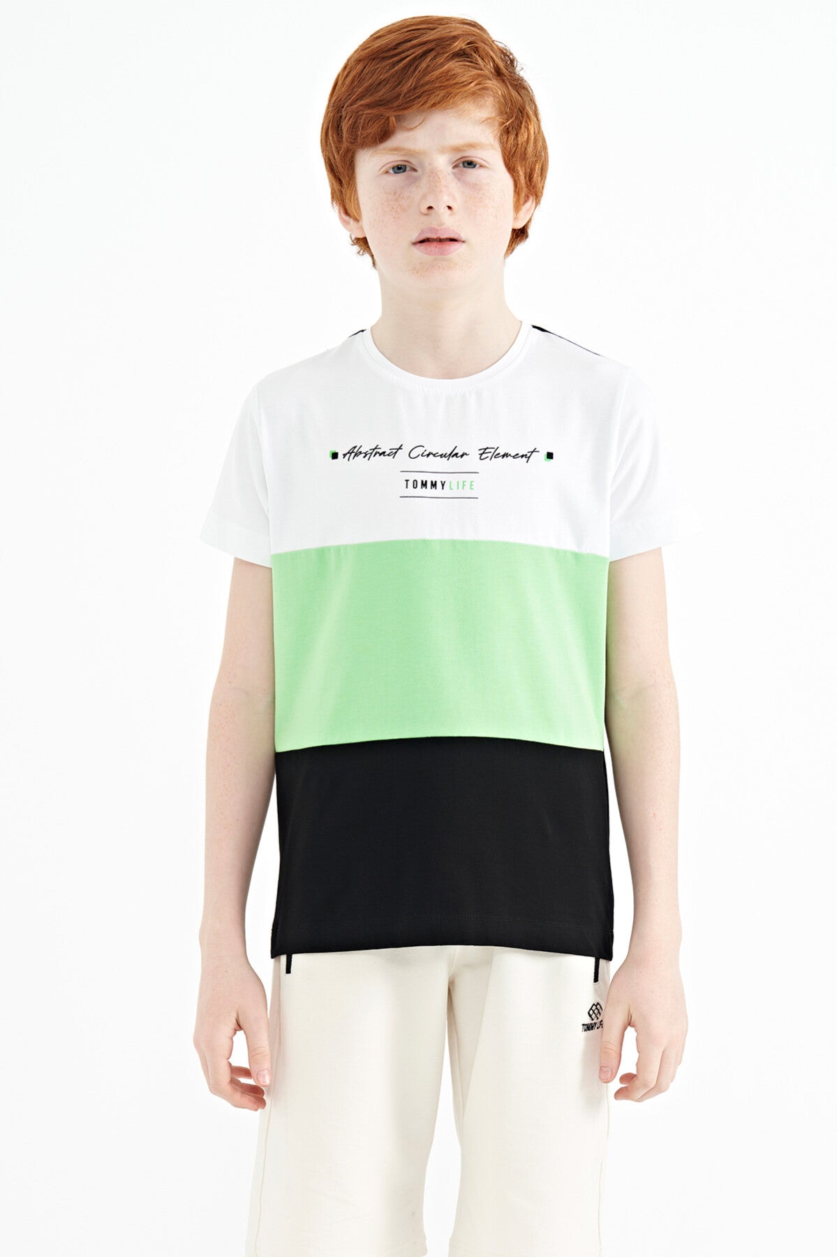 Siyah Renk Bloklu O Yaka Baskı Detaylı Standart Kalıp Erkek Çocuk T-Shirt - 11135