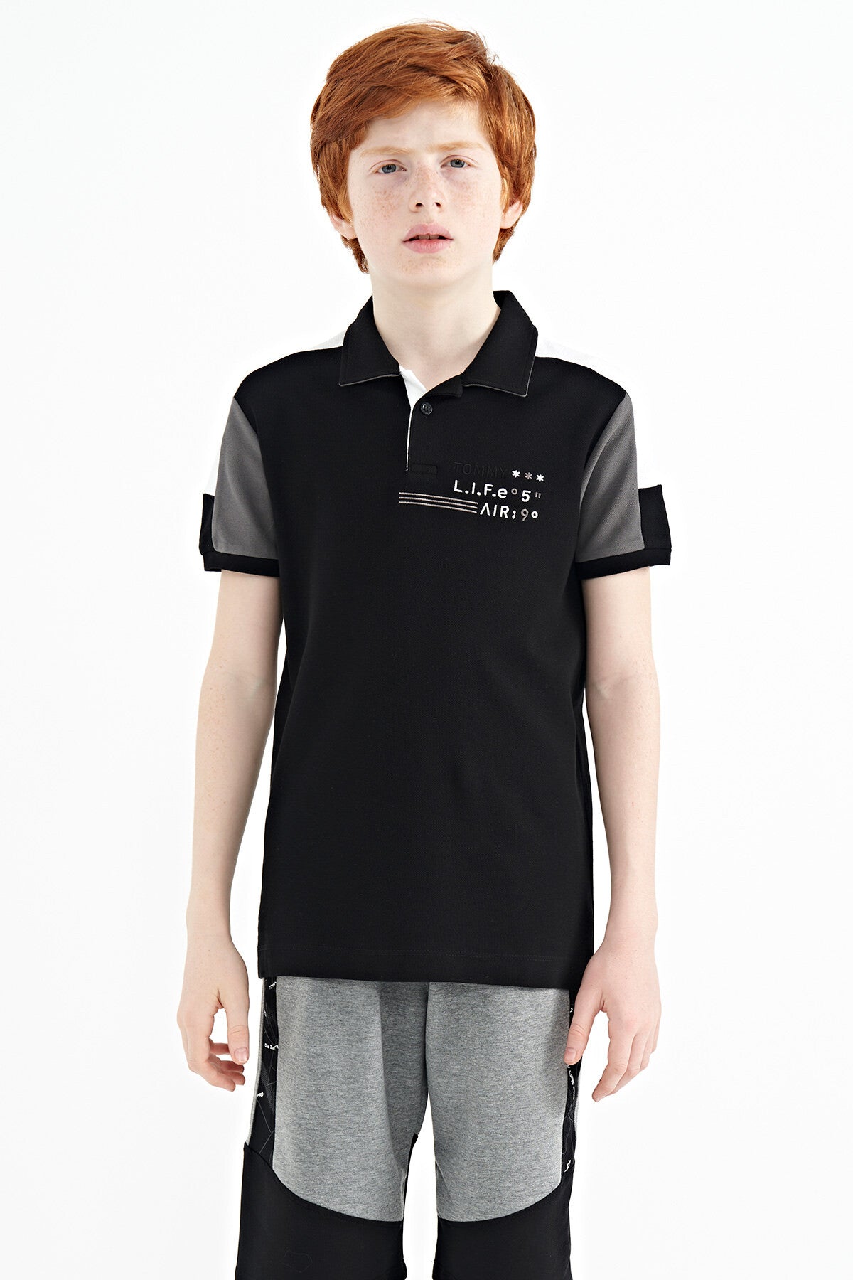 Siyah Renk Bloklu Omuz Garni Detaylı Standart Kalıp Erkek Çocuk T-Shirt - 11155