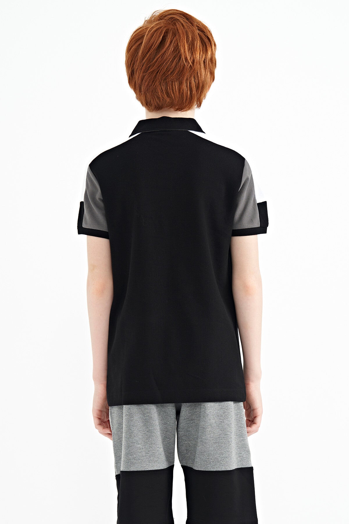 Siyah Renk Bloklu Omuz Garni Detaylı Standart Kalıp Erkek Çocuk T-Shirt - 11155