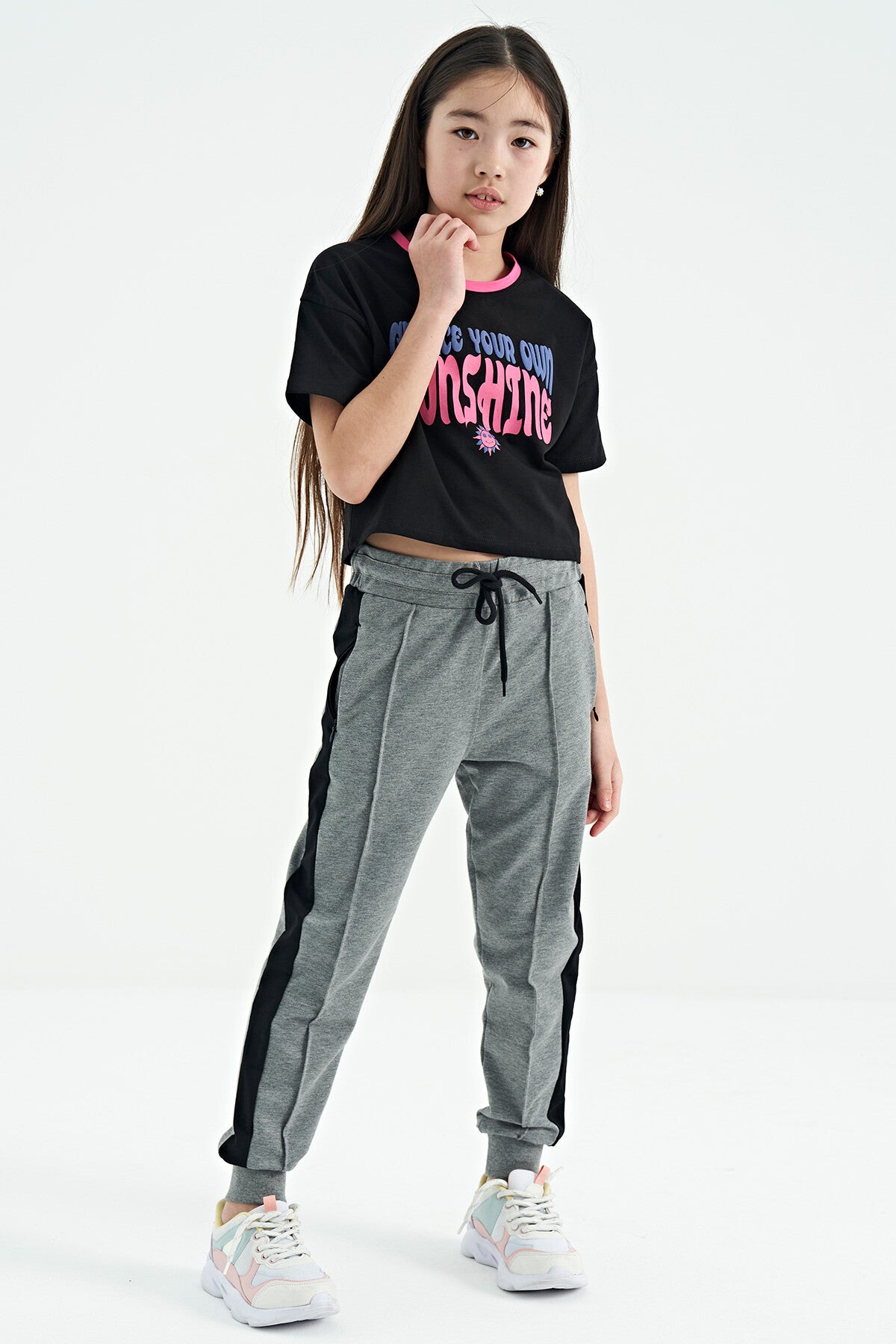 Siyah Renkli Yazı Baskılı O Yaka Oversize  Kısa Kollu Kız Çocuk T-Shirt - 75111