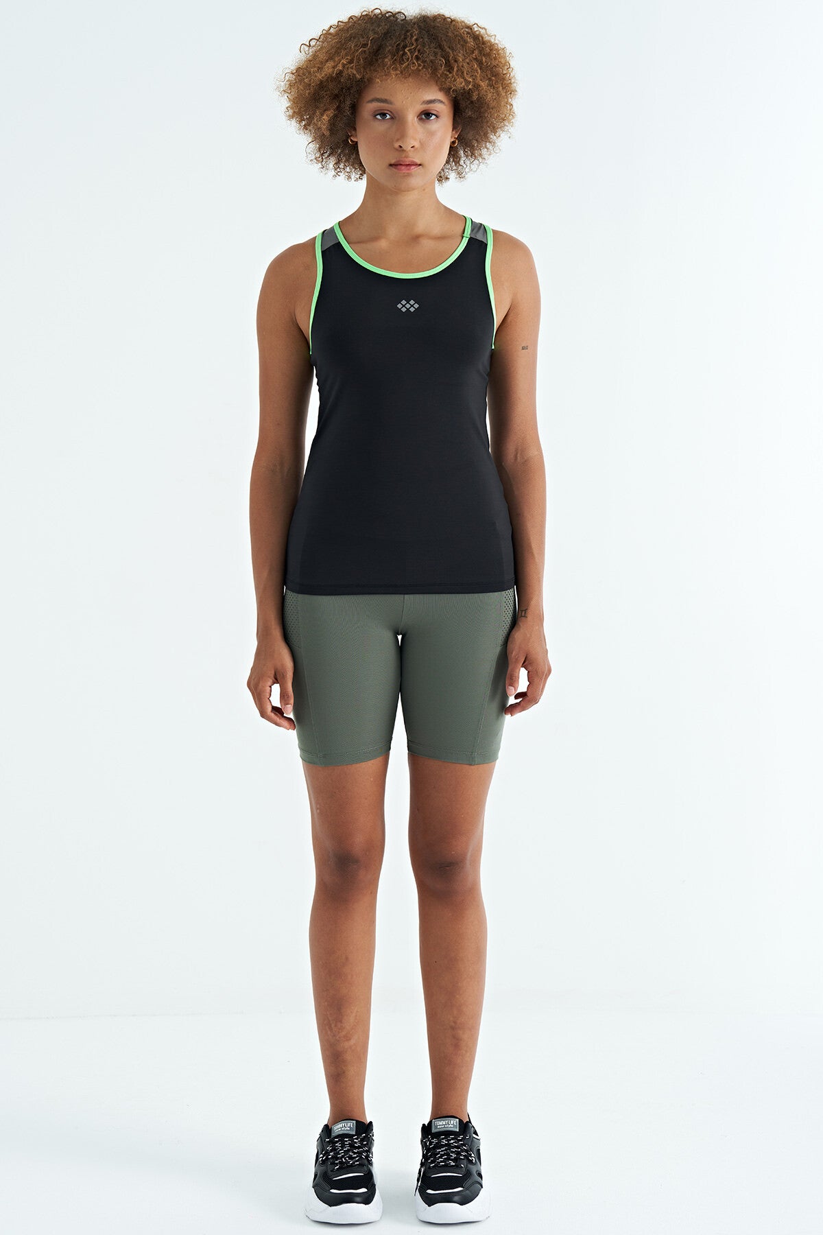 Siyah Sırt Detaylı Baskılı Standart Kalıp Kadın Atlet - 97269