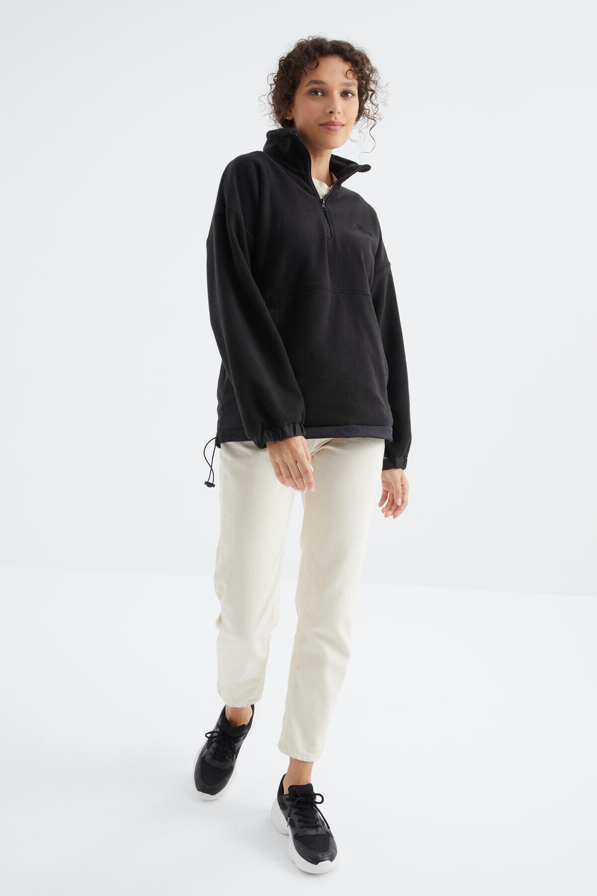Siyah Yarım Fermuar Etek Ucu Büzgülü Dik Yaka  Oversize Kadın Polar Sweatshirt - 97236