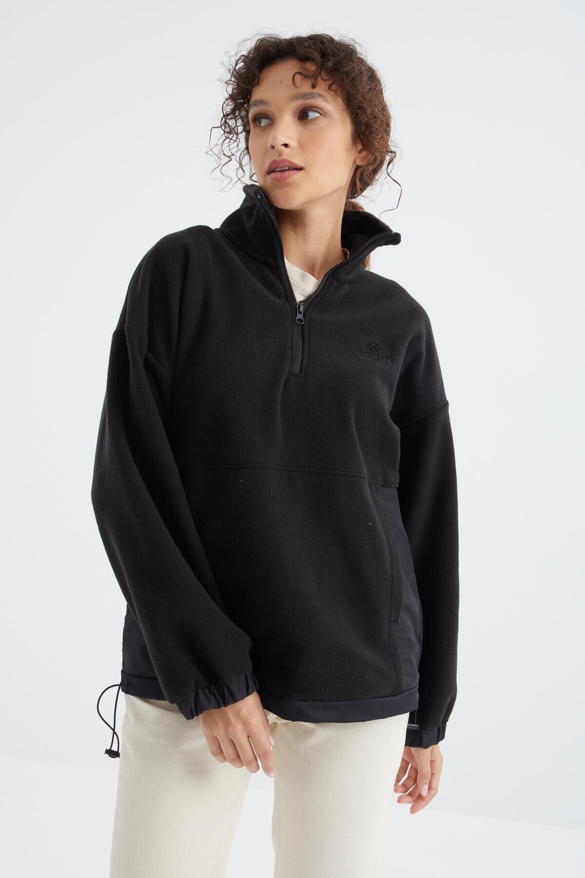 Siyah Yarım Fermuar Etek Ucu Büzgülü Dik Yaka  Oversize Kadın Polar Sweatshirt - 97236