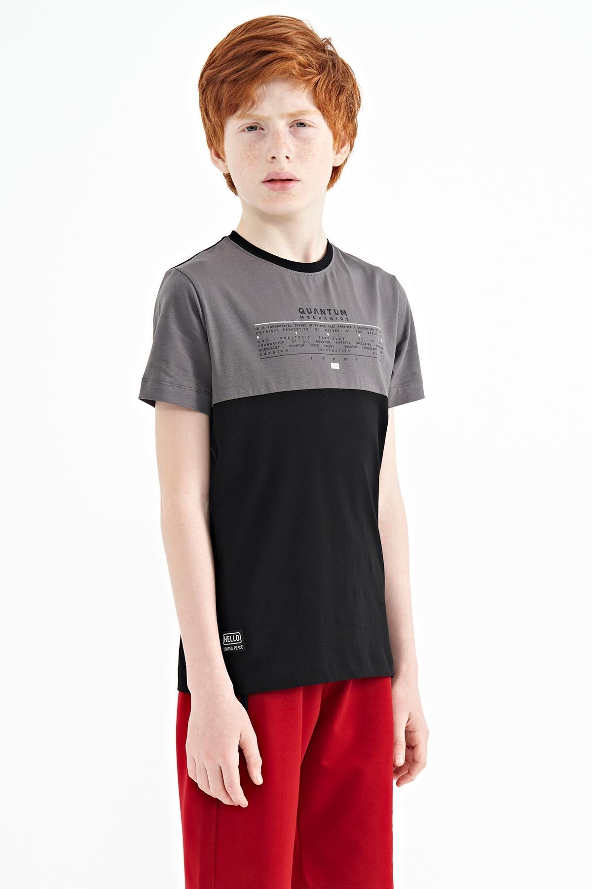 Siyah Yazı Baskılı Renk Bloklu Standart Kalıp O Yaka Erkek Çocuk T-Shirt - 11134