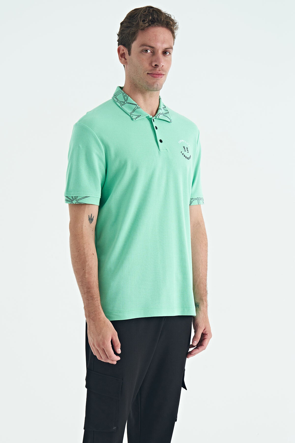 Su Yeşili Yazı Nakışlı Baskı Detaylı Standart Kalıp Polo Yaka Erkek T-Shirt - 88239