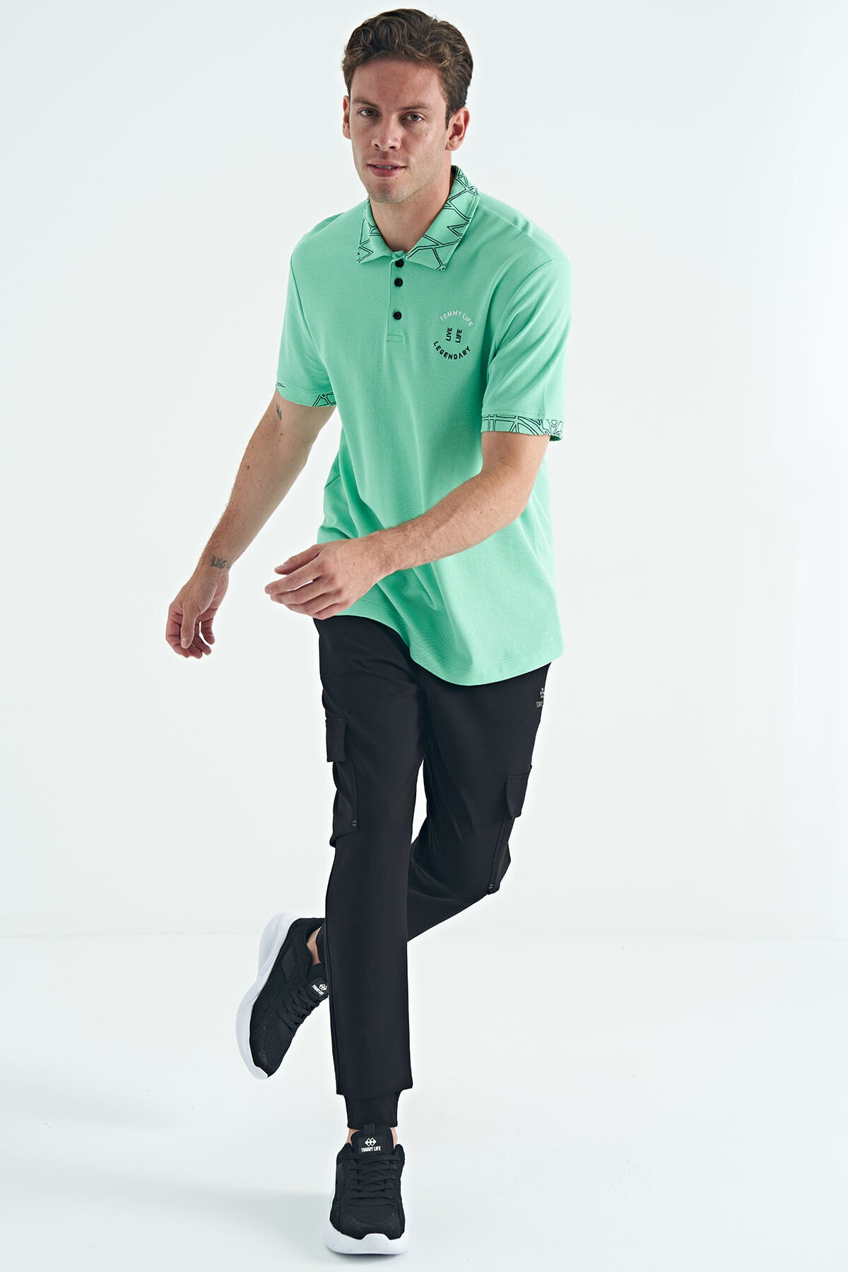 Su Yeşili Yazı Nakışlı Baskı Detaylı Standart Kalıp Polo Yaka Erkek T-Shirt - 88239