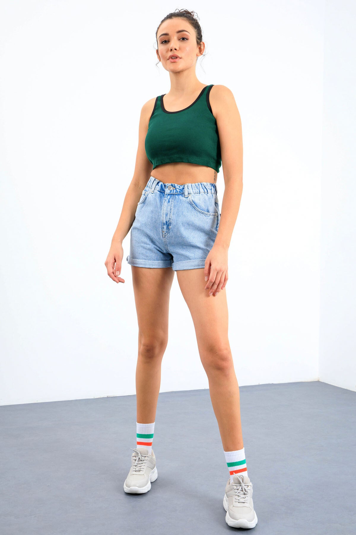 Yeşil Basic Sıfır Kol Dar Kalıp U Yaka Kadın Crop Top Atlet - 97162