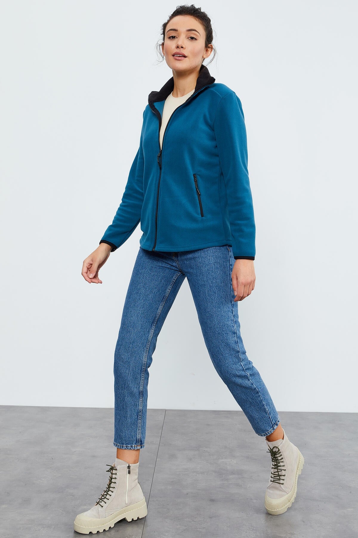 Zümrüt Dik Yaka Fermuarlı Rahat Form Kadın Polar Sweatshirt - 97173