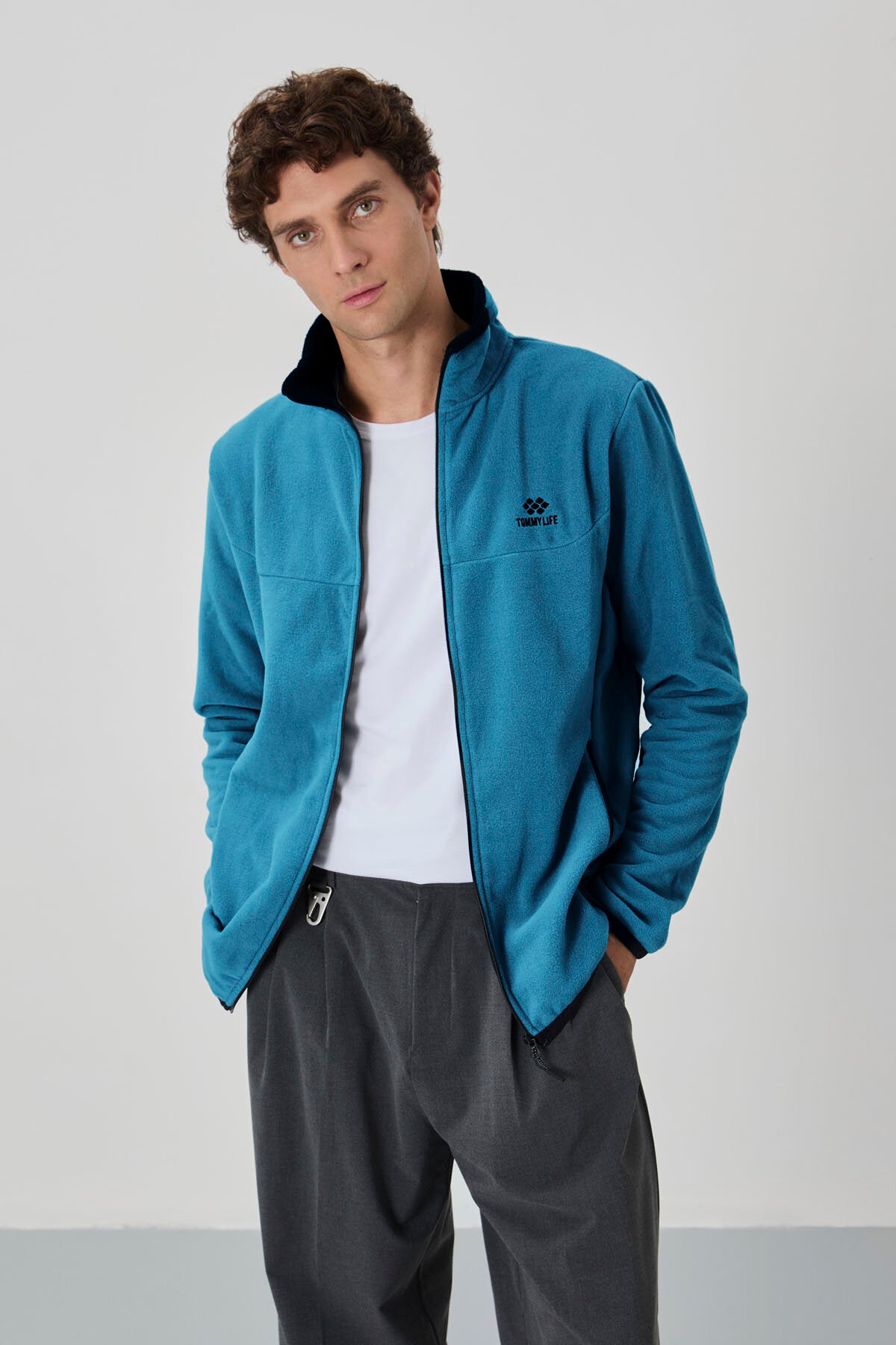 Zümrüt Yazı Nakışlı Dik Yaka Fermuarlı Standart Kalıp Erkek Sweatshirt Polar - 87992