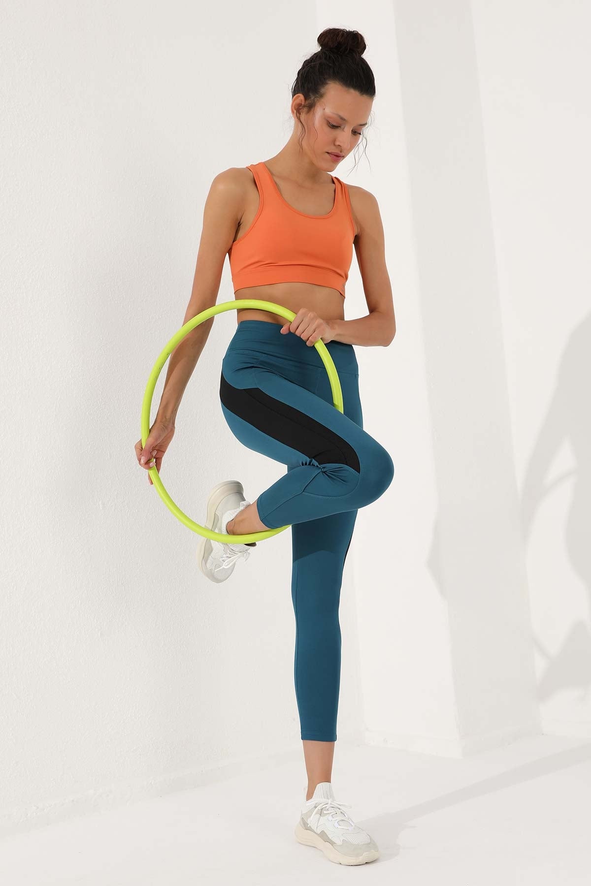 Zümrüt Yüksek Bel Şerit Detaylı Slim Fit Dar Paça Kadın Tayt - 94541