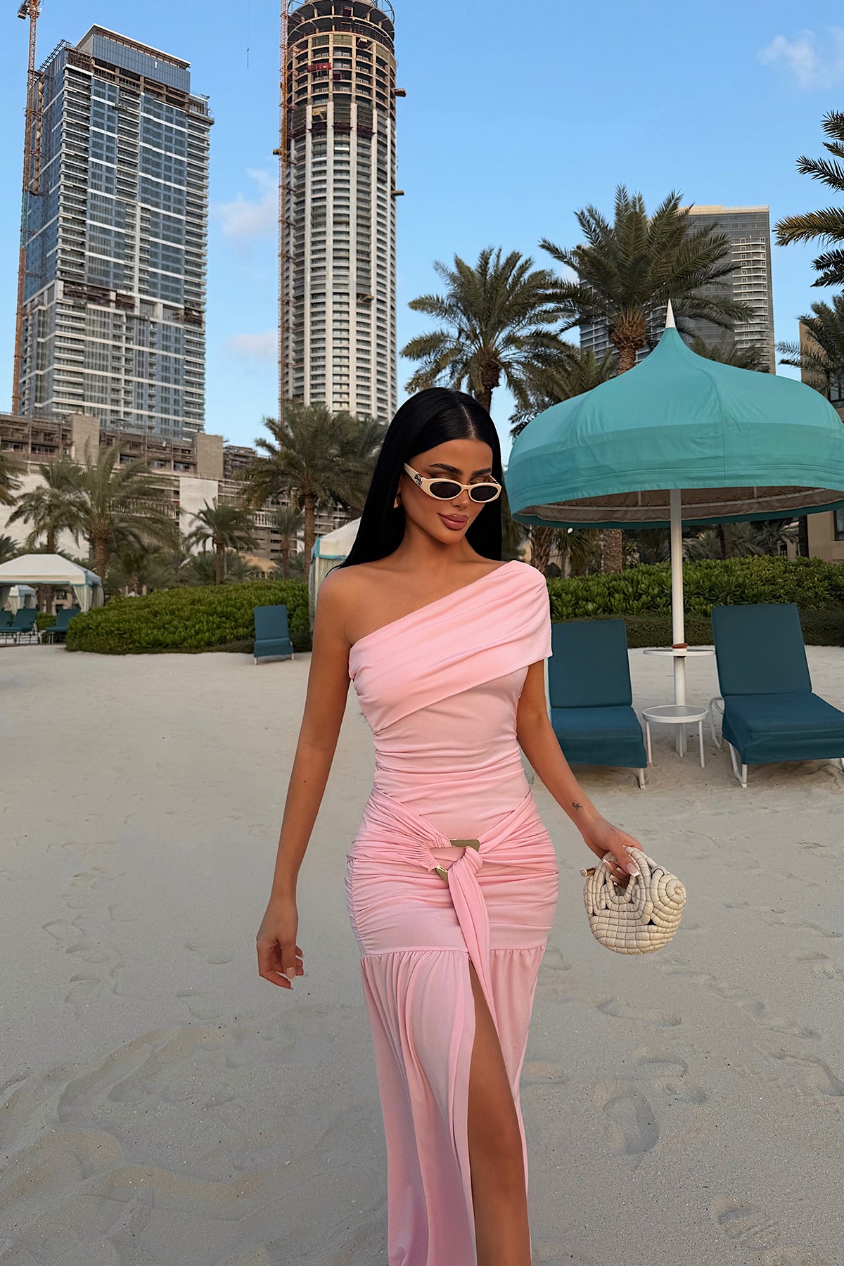 Pembe Nicolette Uzun Yırtmaçlı Elbise ATE-4597