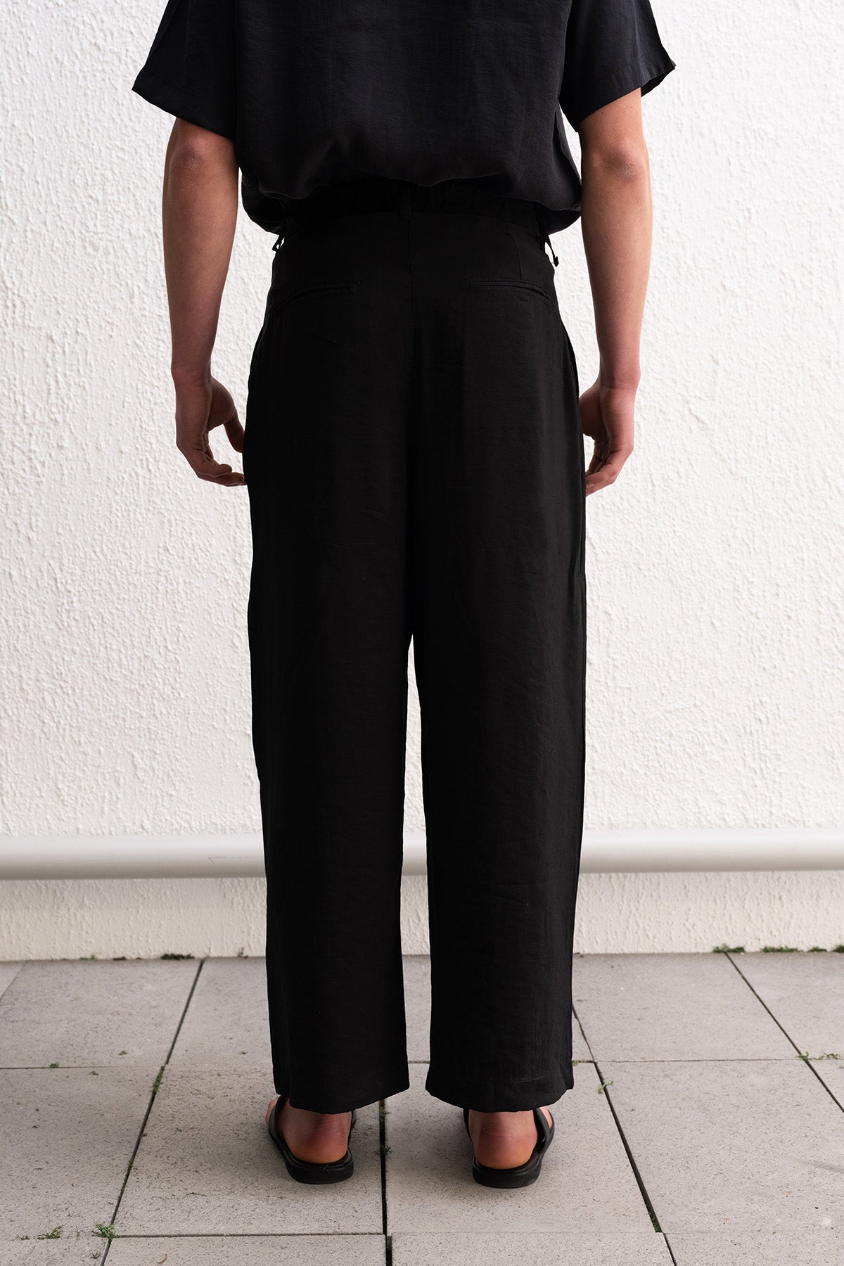 PİLİLİ DÖKÜMLÜ SİYAH PANTOLON - SİYAH L