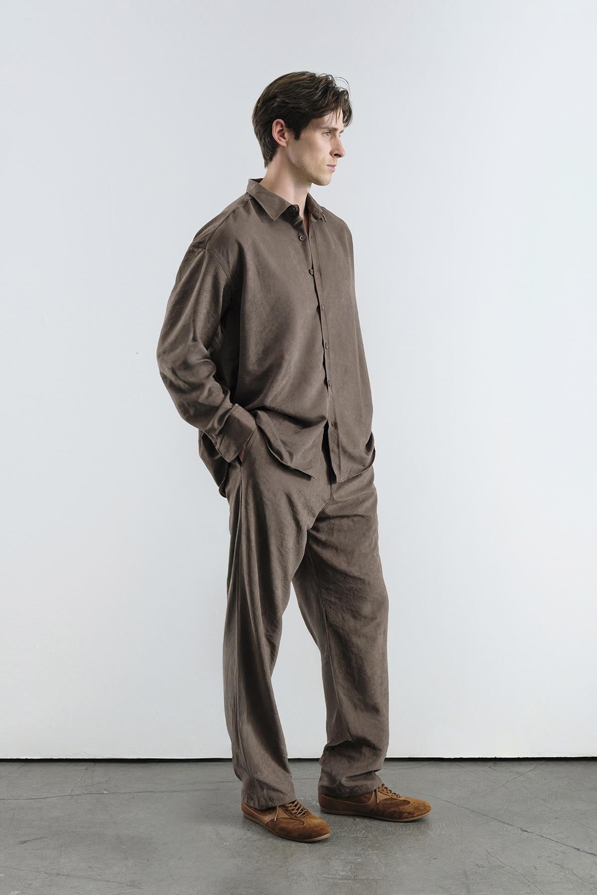 PİLİLİ EFEKTLİ MODAL KAHVERNGİ PANTOLON