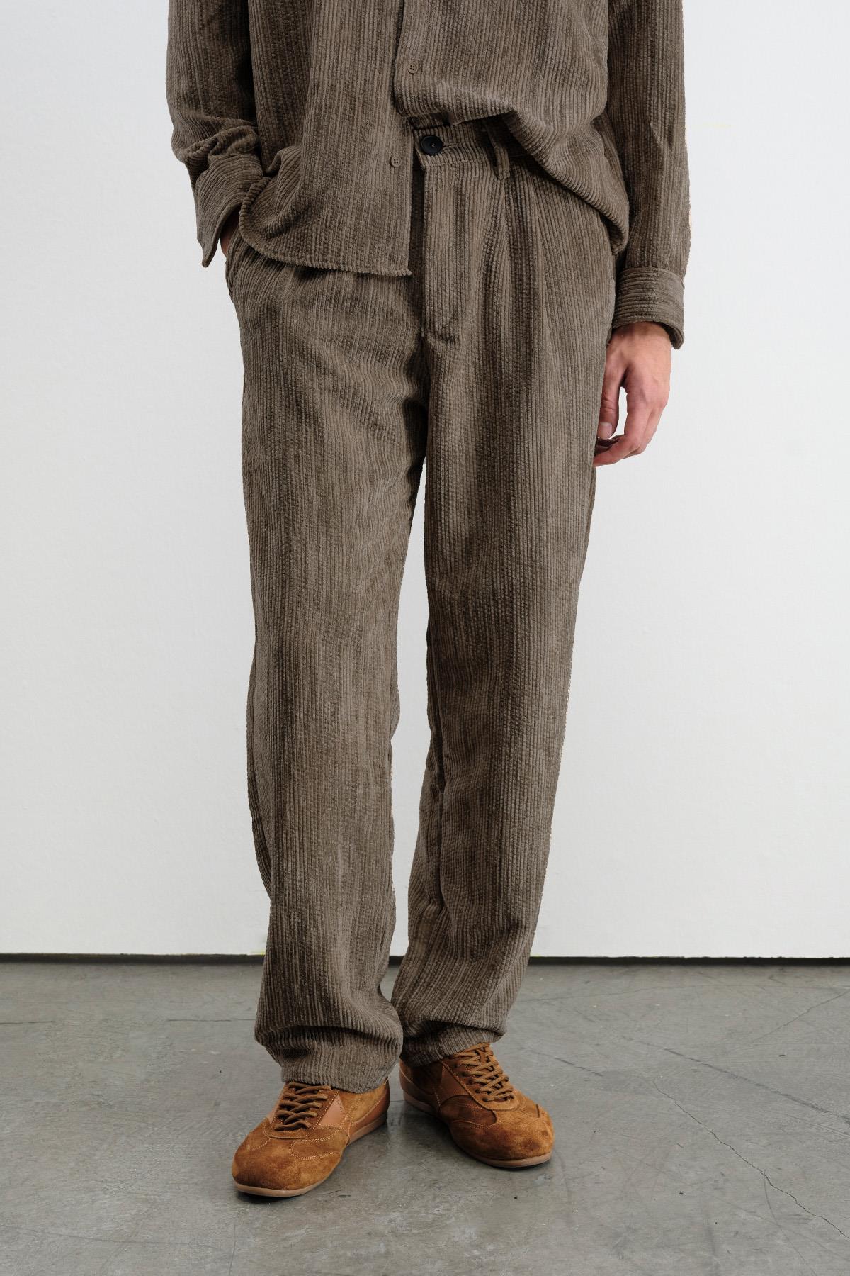 PİLİLİ KADİFE KAHVERENGİ PANTOLON