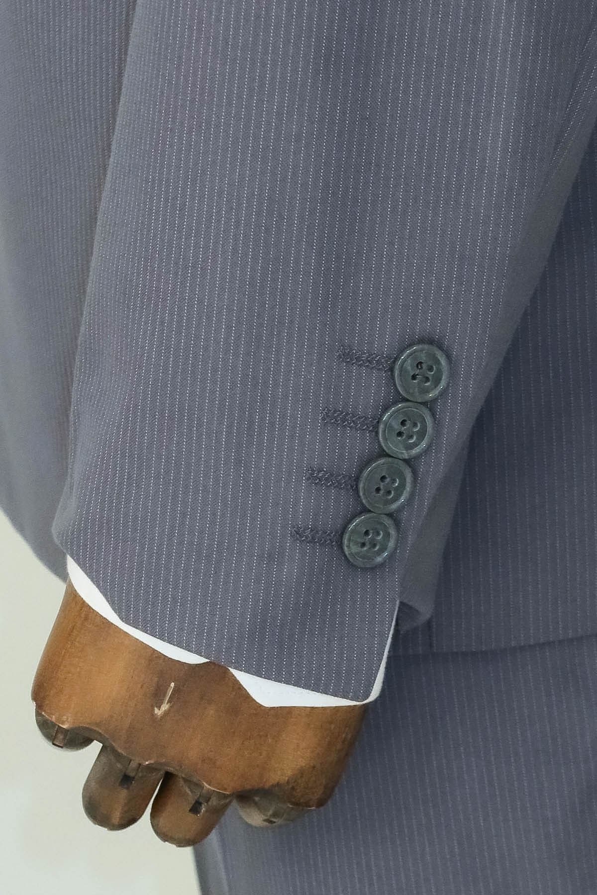 Geniş Sivri Yakalı Çizgili Desenli Slim Fit Gri Erkek Kruvaze Takım Elbise - Wessi