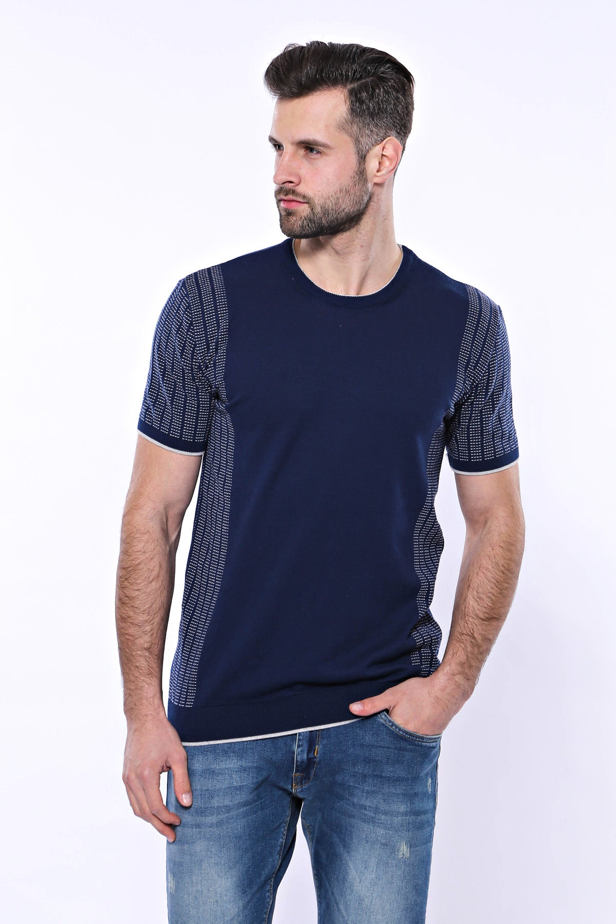 Bisiklet Yaka Kenarları Desenli Lacivert Örme T-shirt | Wessi