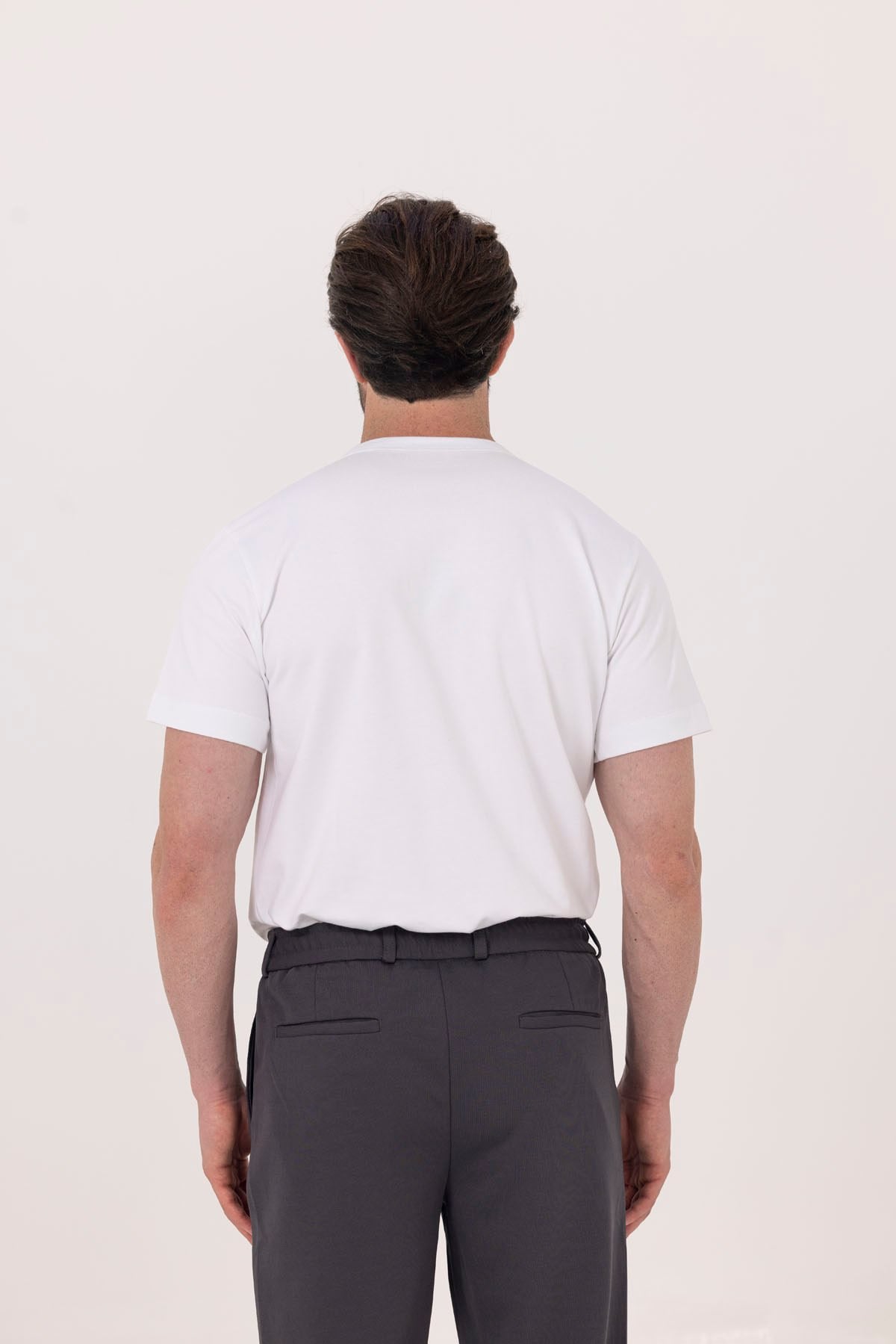 Erkek Beyaz Rahat Kesim Regular Fit %100 Pamuk Kısa Kollu Bisiklet Yaka Nakışlı Basic Tişört