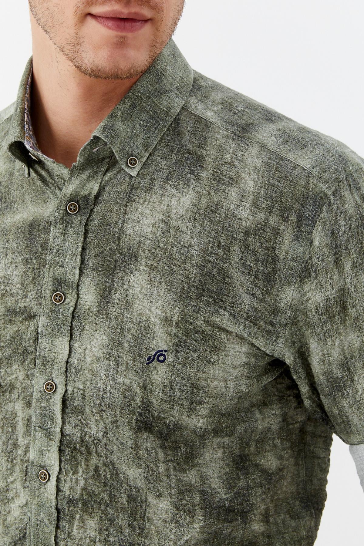 Erkek Haki Dar Kesim Slim Fit %100 Pamuk Baskılı Düğmeli Yaka Gömlek