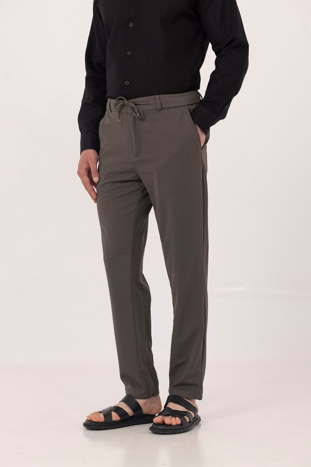 Haki Dokulu Arka Lastikli Köprü Kemerli Bağcıklı Slim Fit Jogger Pantolon
