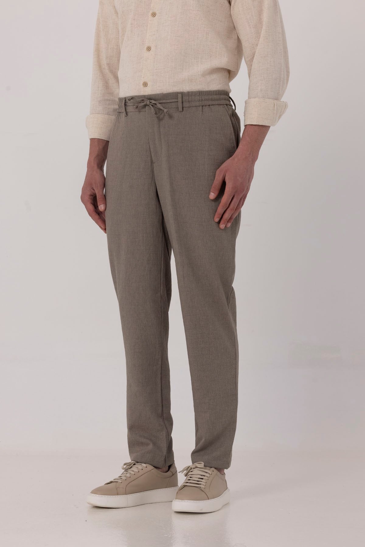 Kahverengi Dokulu Arka Lastikli Köprü Kemerli Bağcıklı Slim Fit Jogger Pantolon