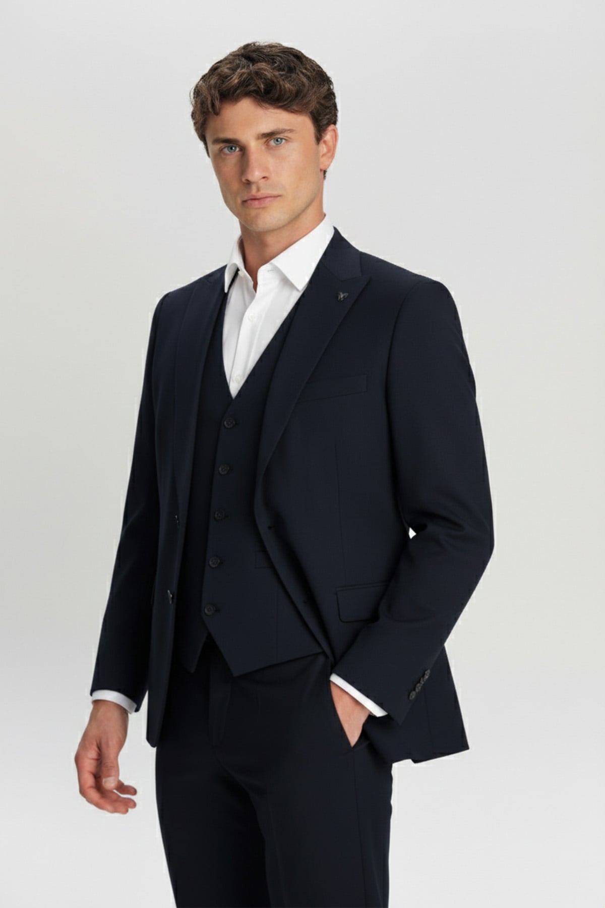 Giotelli Erkek Lacivert Dar Kesim Slim Fit Viskon Sivri Yaka Fleto Kapaklı Cep Çift Yırtmaçlı Tam Astarlı 6 Drop Yelekli Takım Elbise