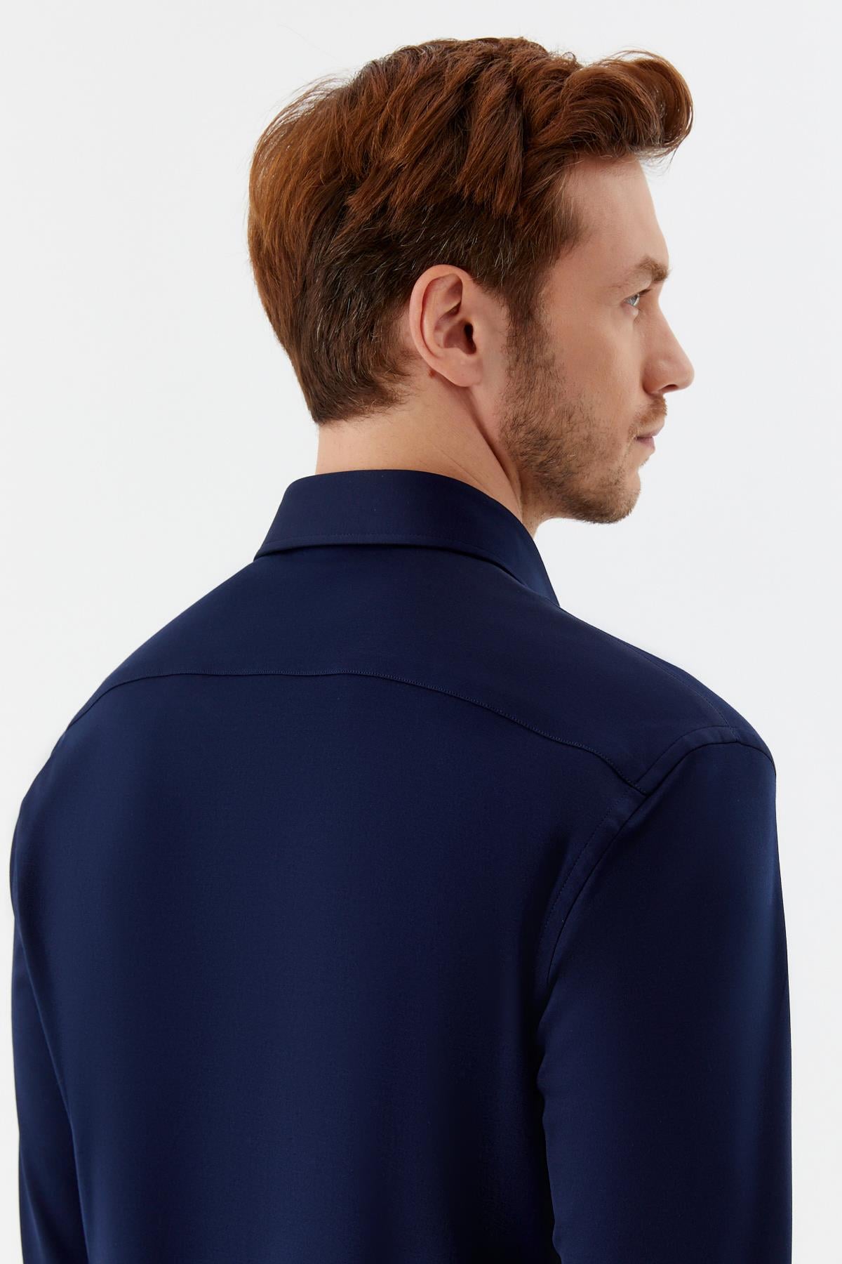 Erkek Lacivert Dar Kesim Slim Fit %100 Pamuk Düz Dokuma Klasik Yaka Gömlek