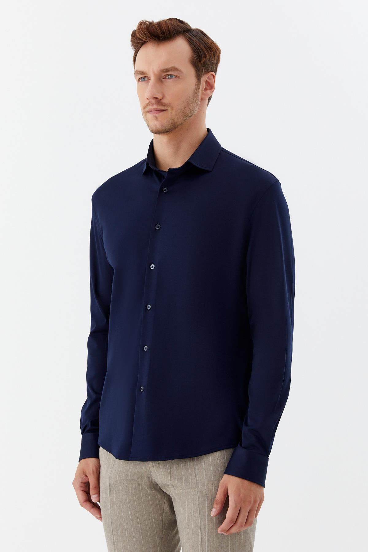 Erkek Lacivert Dar Kesim Slim Fit %100 Pamuk Düz Dokuma Klasik Yaka Gömlek