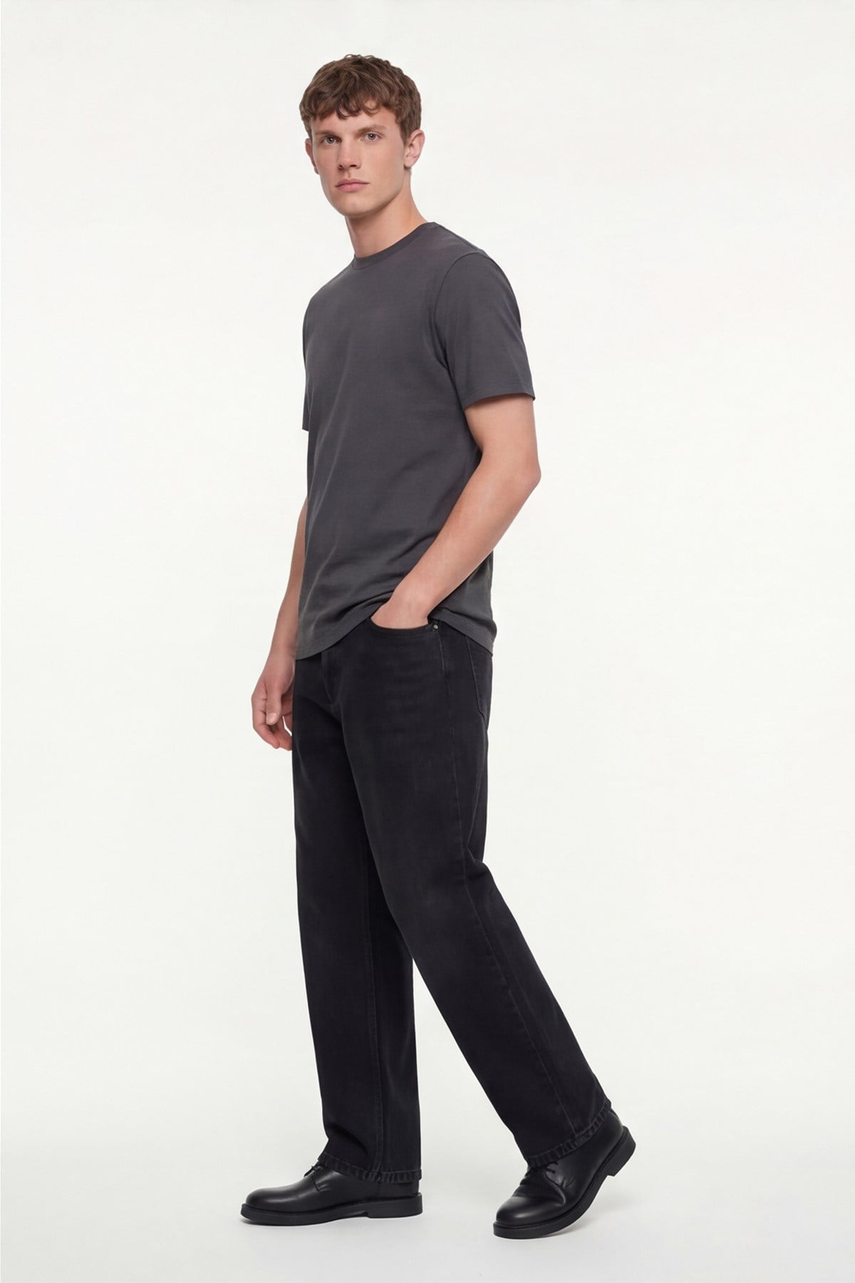 Erkek Füme Normal Kesim Regular Fit %100 Pamuk Dokuma Bisiklet Yaka Basic T-Shirt