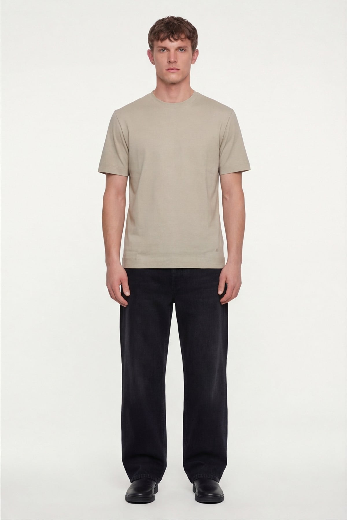 Erkek Krem Normal Kesim Regular Fit %100 Pamuk Dokuma Bisiklet Yaka Basic T-Shirt