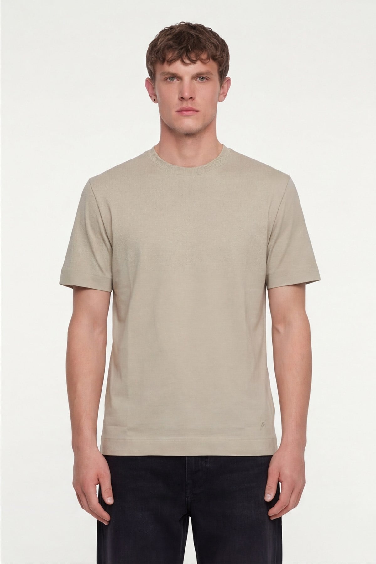 Erkek Krem Normal Kesim Regular Fit %100 Pamuk Dokuma Bisiklet Yaka Basic T-Shirt