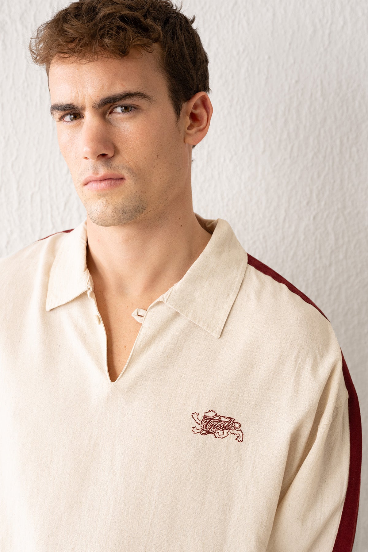 ŞERİT DETAYLI KETEN BEJ T-SHIRT