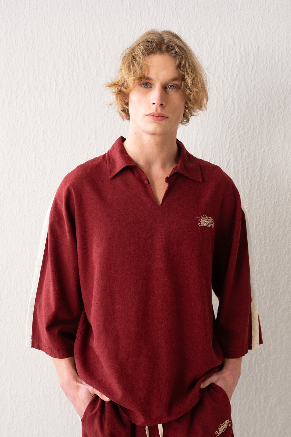 ŞERİT DETAYLI KETEN BORDO T-SHIRT
