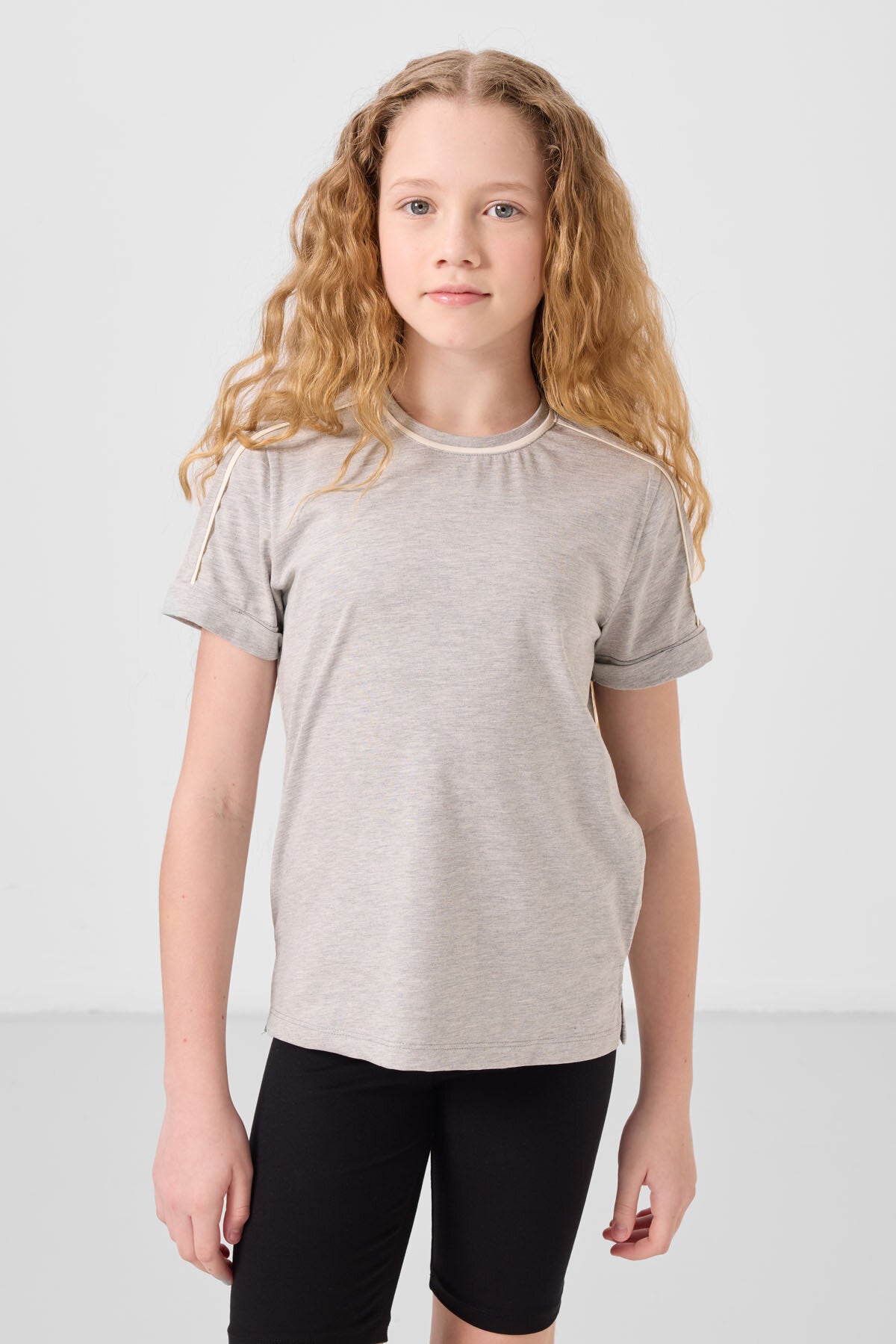 Standart Fit O Yaka 3'lü Paket Koyu Mavi-Ekru-Gri Melanj Kız Çocuk T-Shirt - 75177