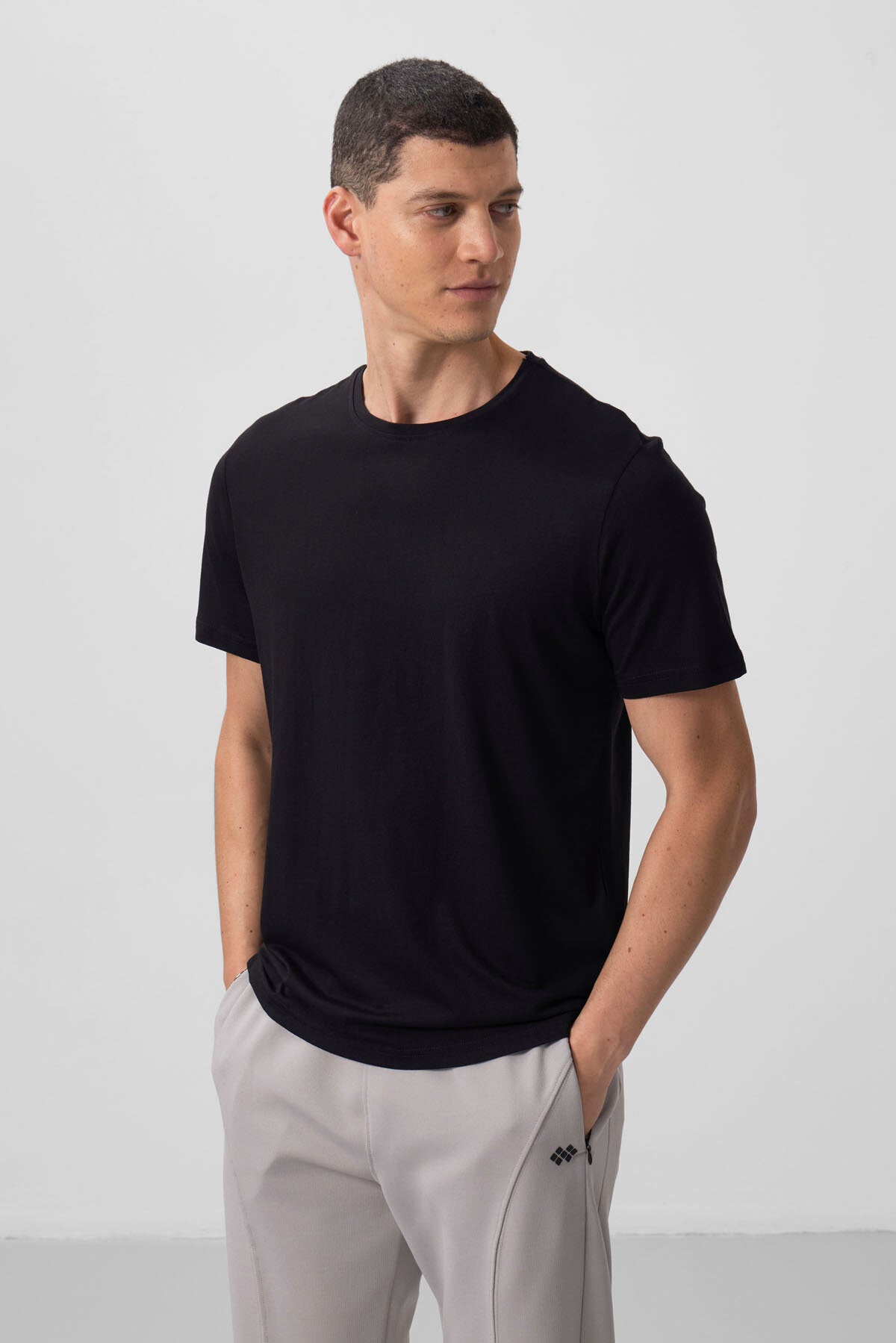 Standart Fit Basic O Yaka  3'lü Paket Siyah Erkek T-Shirt  87911