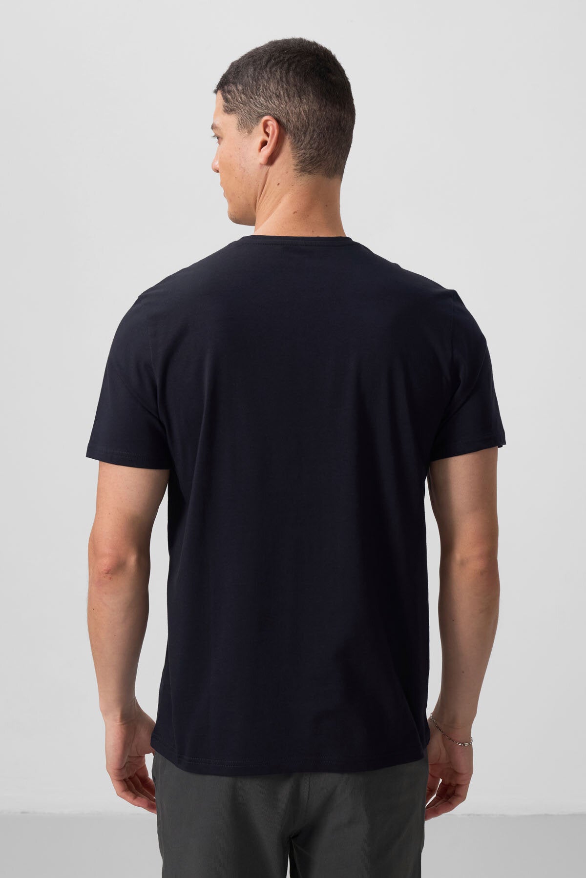 Standart Fit Basic V Yaka  3'lü Paket Lacivert Erkek T-Shirt  87912