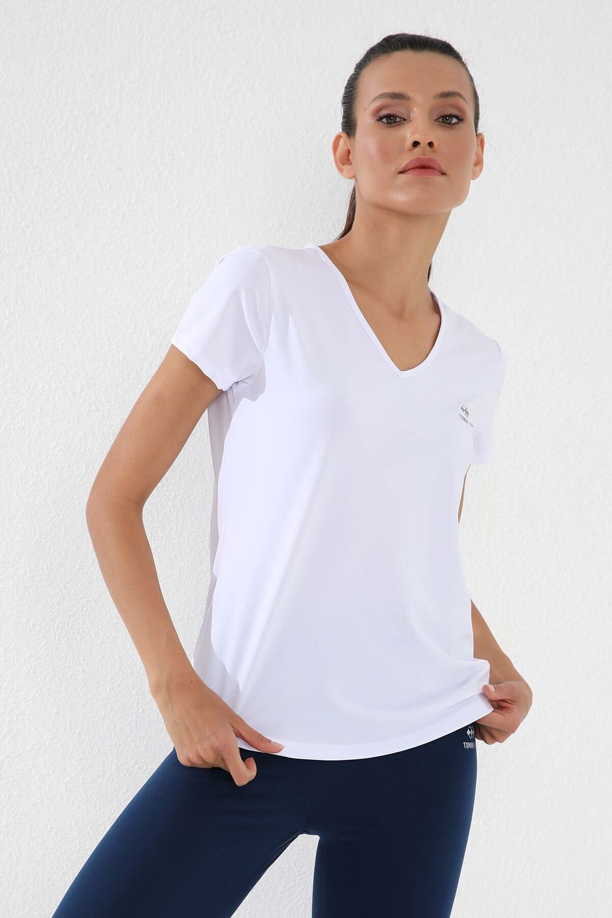Standart Kalıp Basic V Yaka 2'li Paket Siyah-Beyaz Kadın T-Shirt - 97145