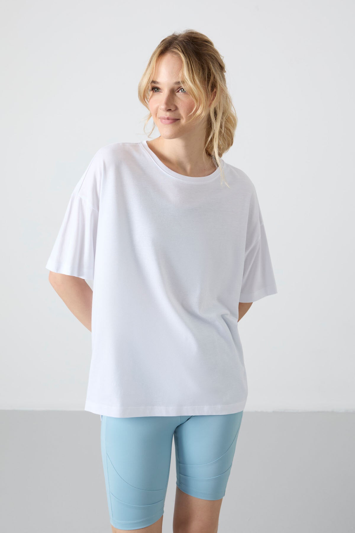 Oversize Fit Basic O Yaka 3'lü Paket Siyah-Beyaz-Açık Mavi Kadın T-Shirt  97285