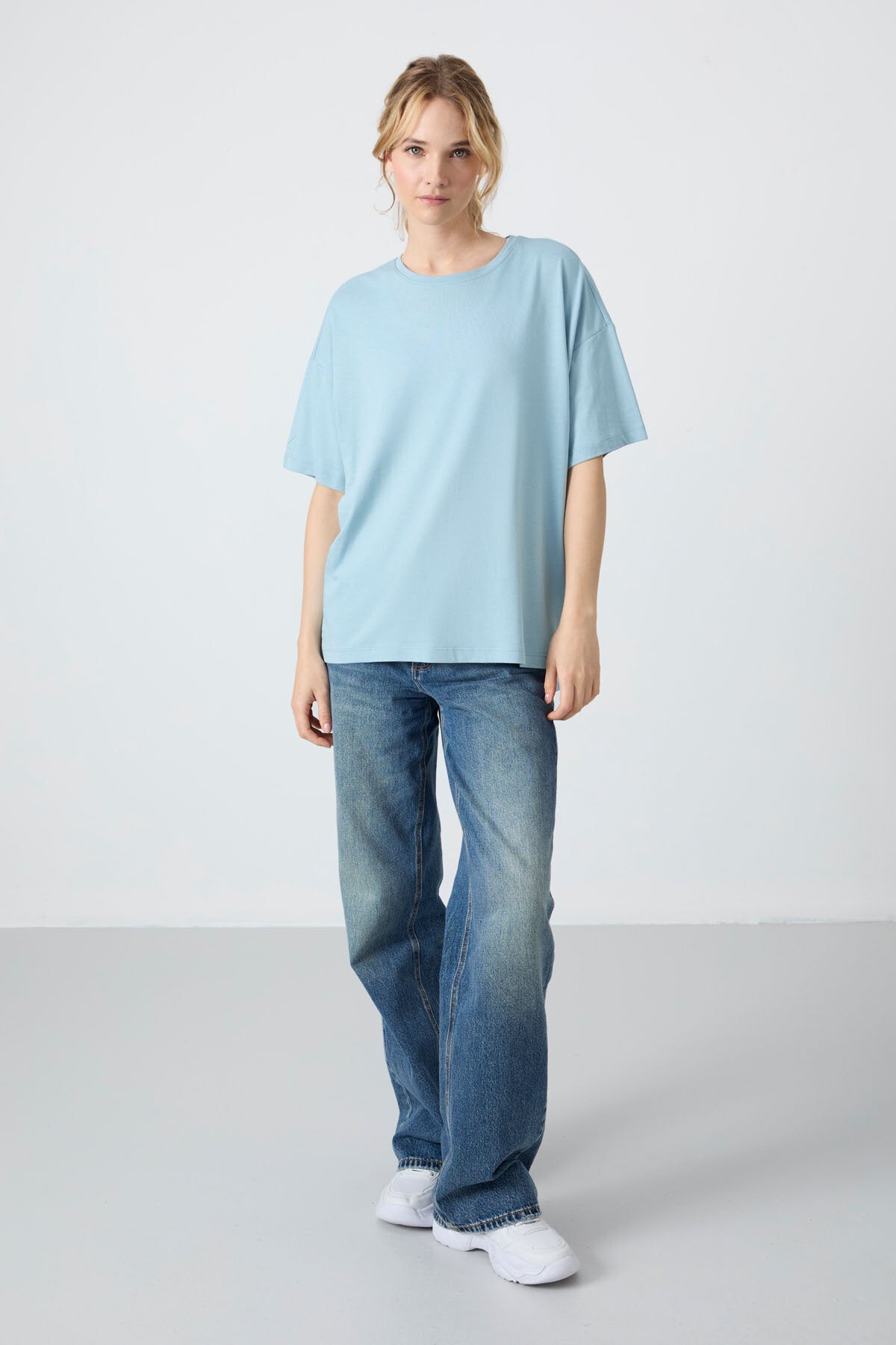 Oversize Fit Basic O Yaka 3'lü Paket Siyah-Beyaz-Açık Mavi Kadın T-Shirt  97285