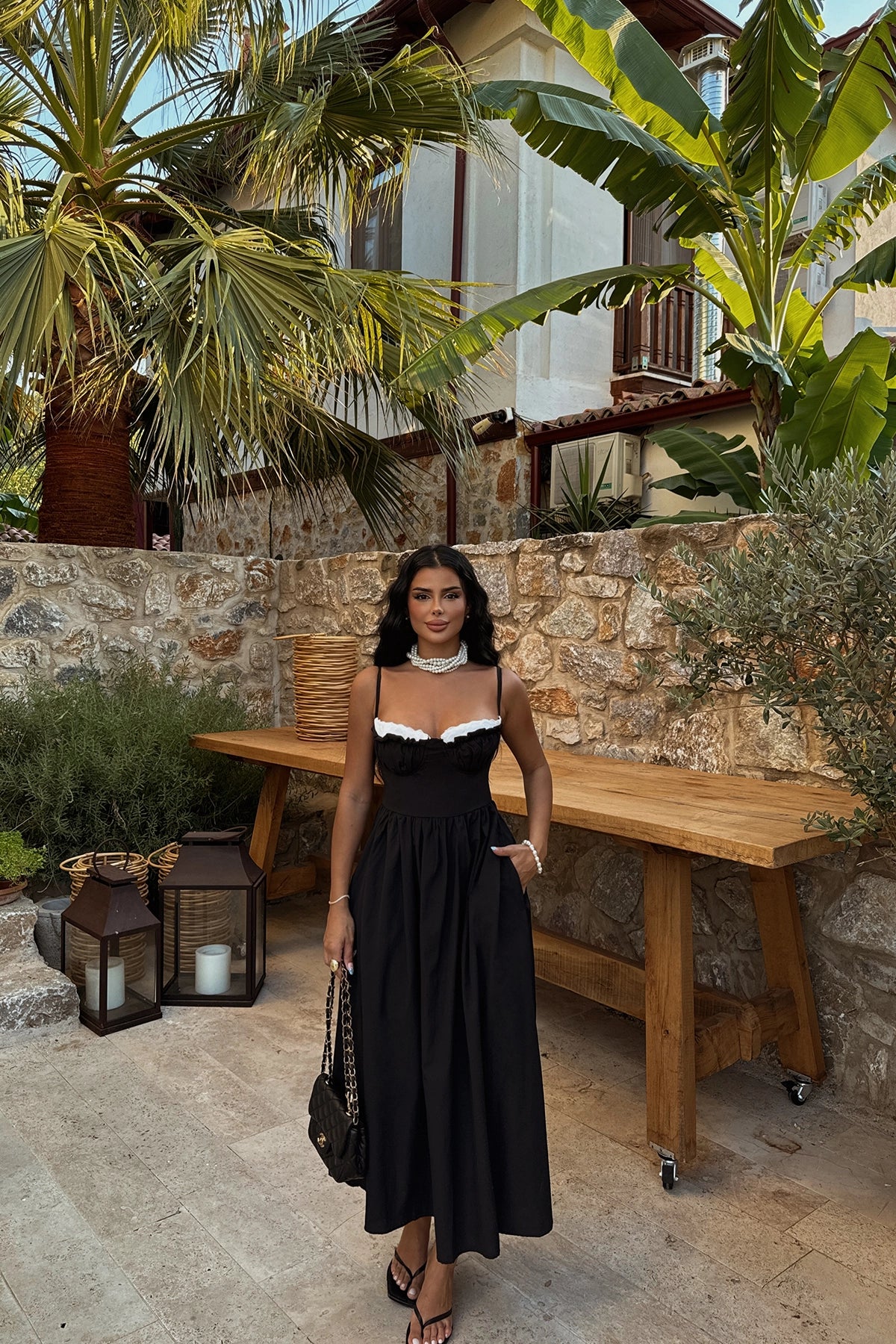 Siyah Askılı Elbise