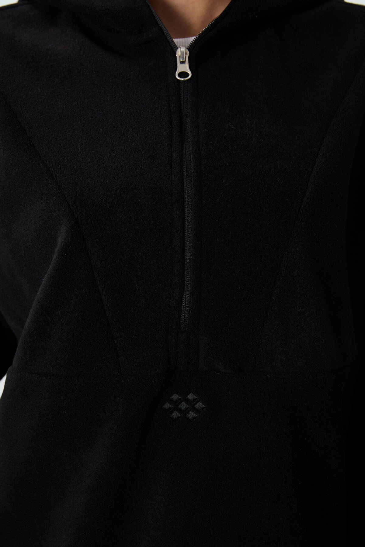 Siyah Kalın Yumuşak Dokulu Kapüşonlu Oversize Nakışlı Polar Kadın Sweatshirt -97286