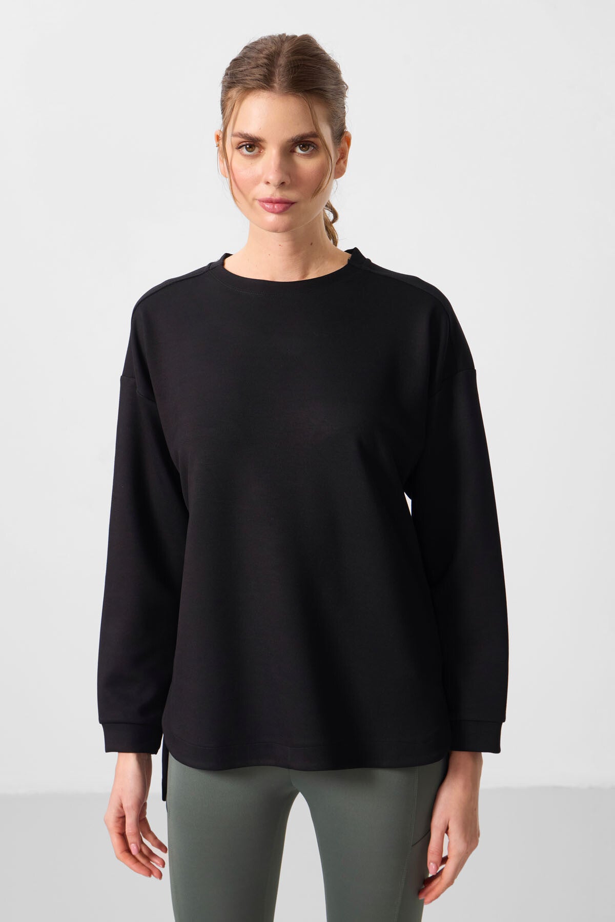 Siyah Yumuşak Dokulu O Yaka Rahat Form Kadın Tunik Sweatshirt - 97305