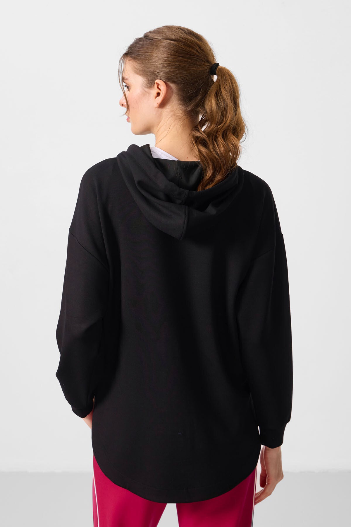 Siyah Yumuşak Dokulu Kapüşonlu Oversize Kadın Tunik Sweatshirt - 97302