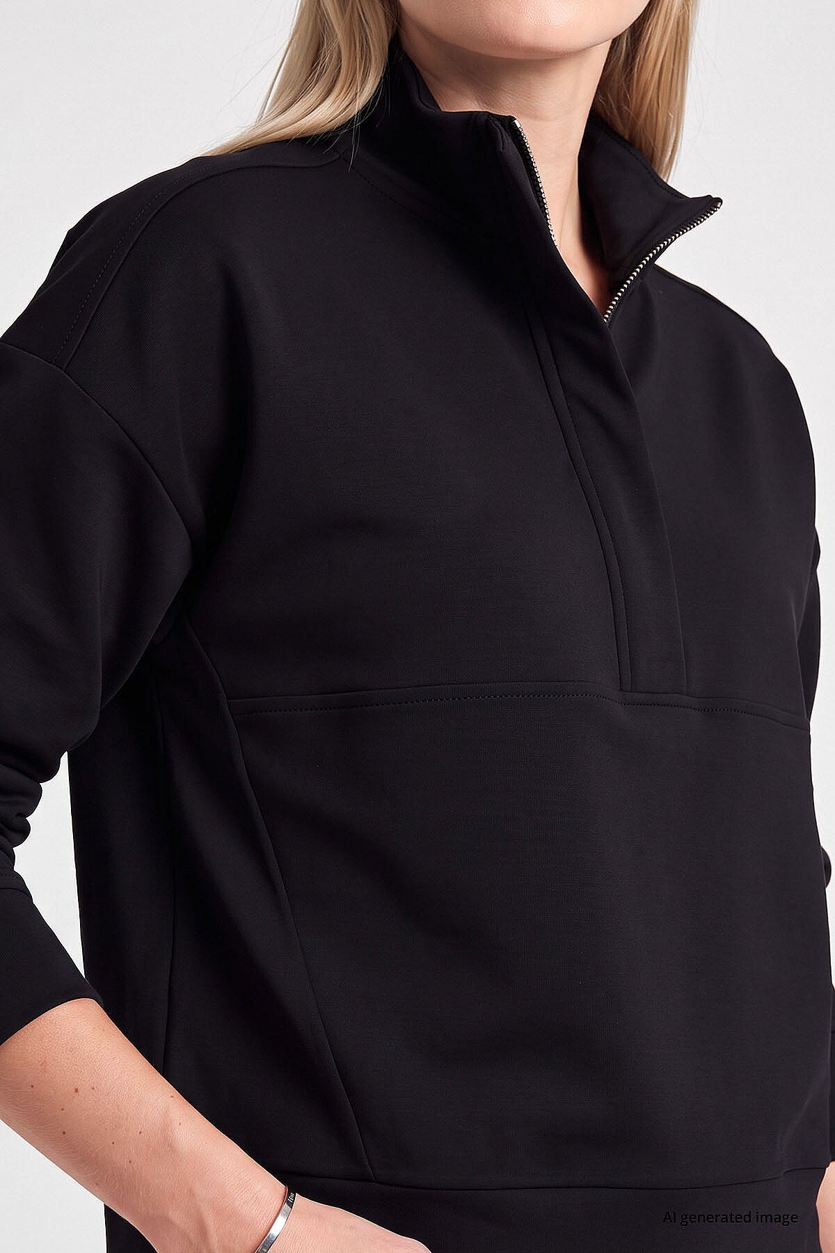 Siyah Dik Yaka Fermuarlı Rahat Form Kadın Sweatshirt - 97314