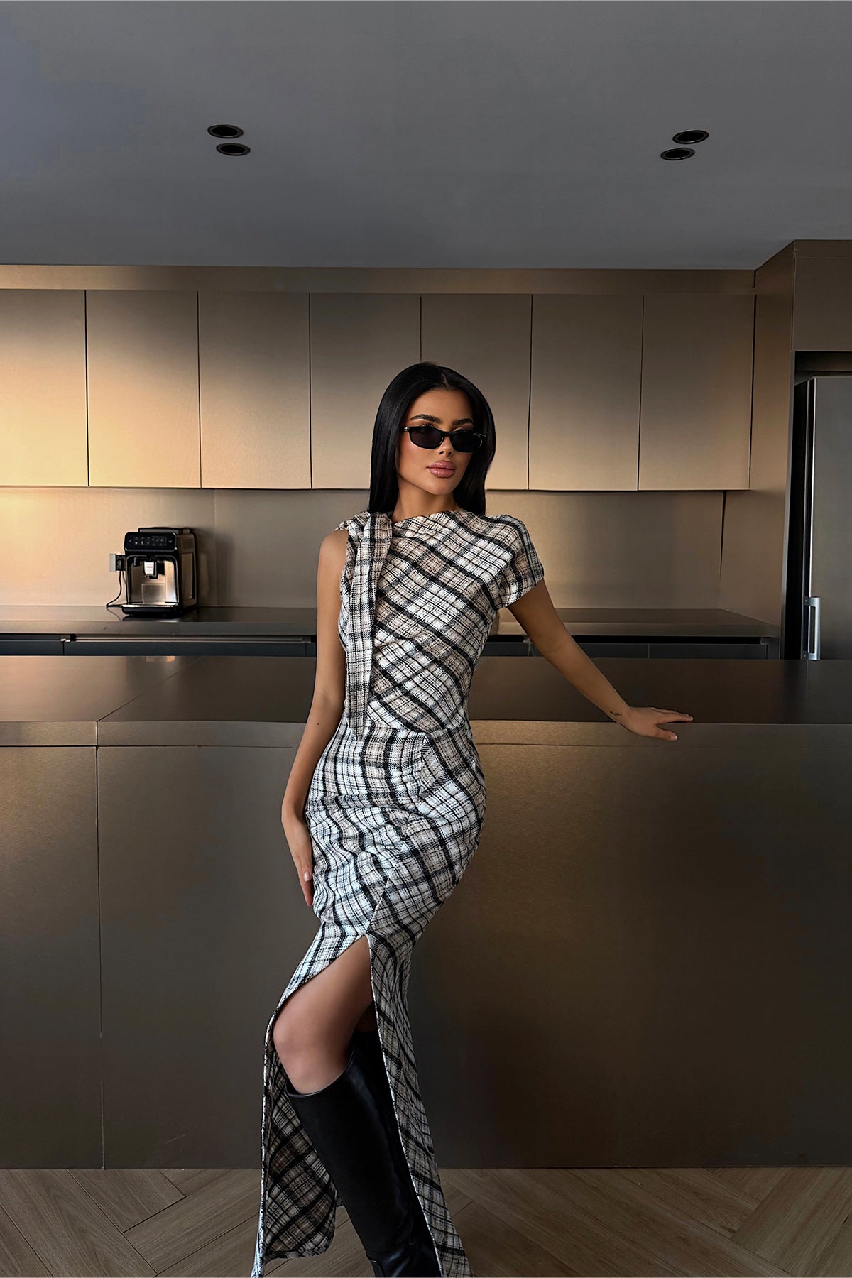 Siyah Aveline Desenli Yırtmaçlı Uzun Elbise ATE-4217