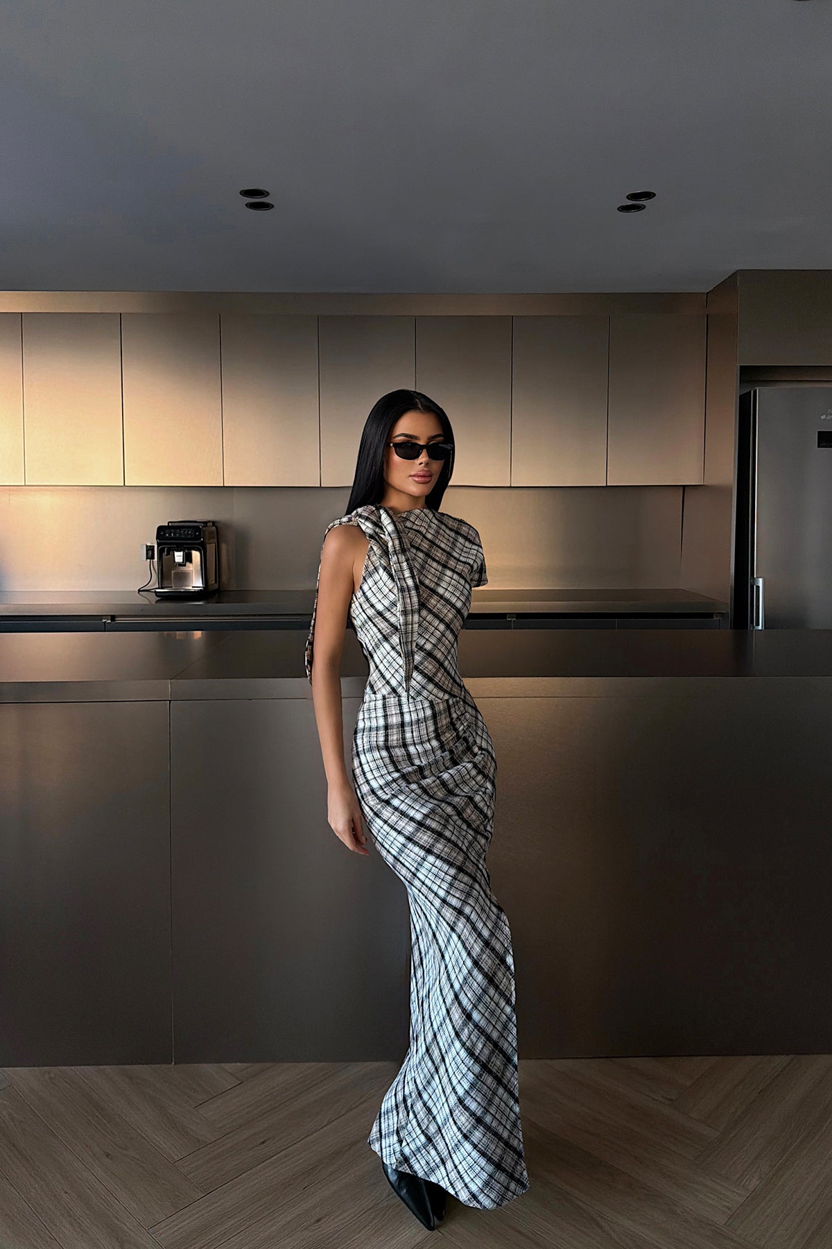 Siyah Aveline Desenli Yırtmaçlı Uzun Elbise ATE-4217